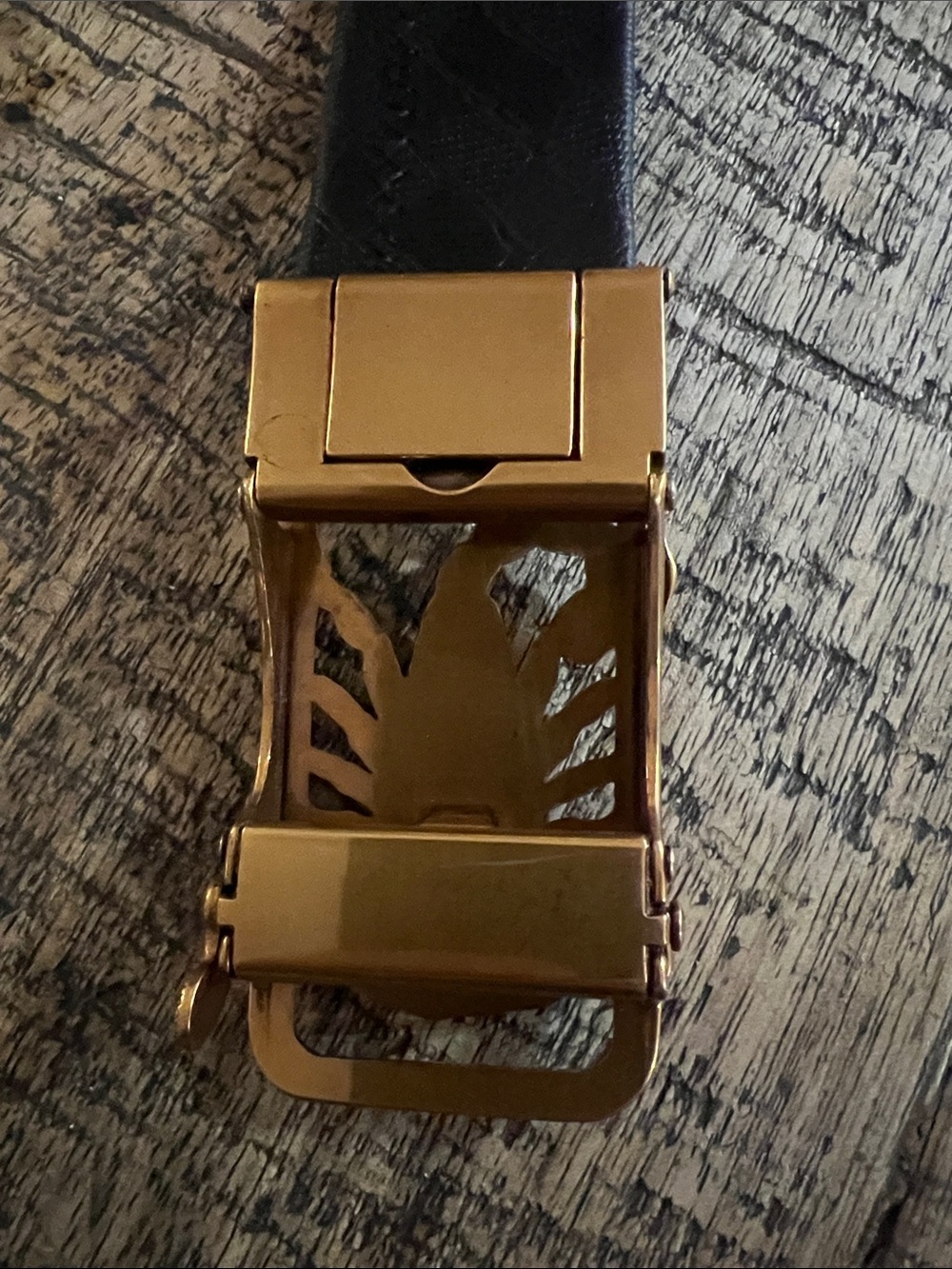 Black Leather Belt with Gold Scorpion Buckle - Men's Accessory - Picture 3 of 6